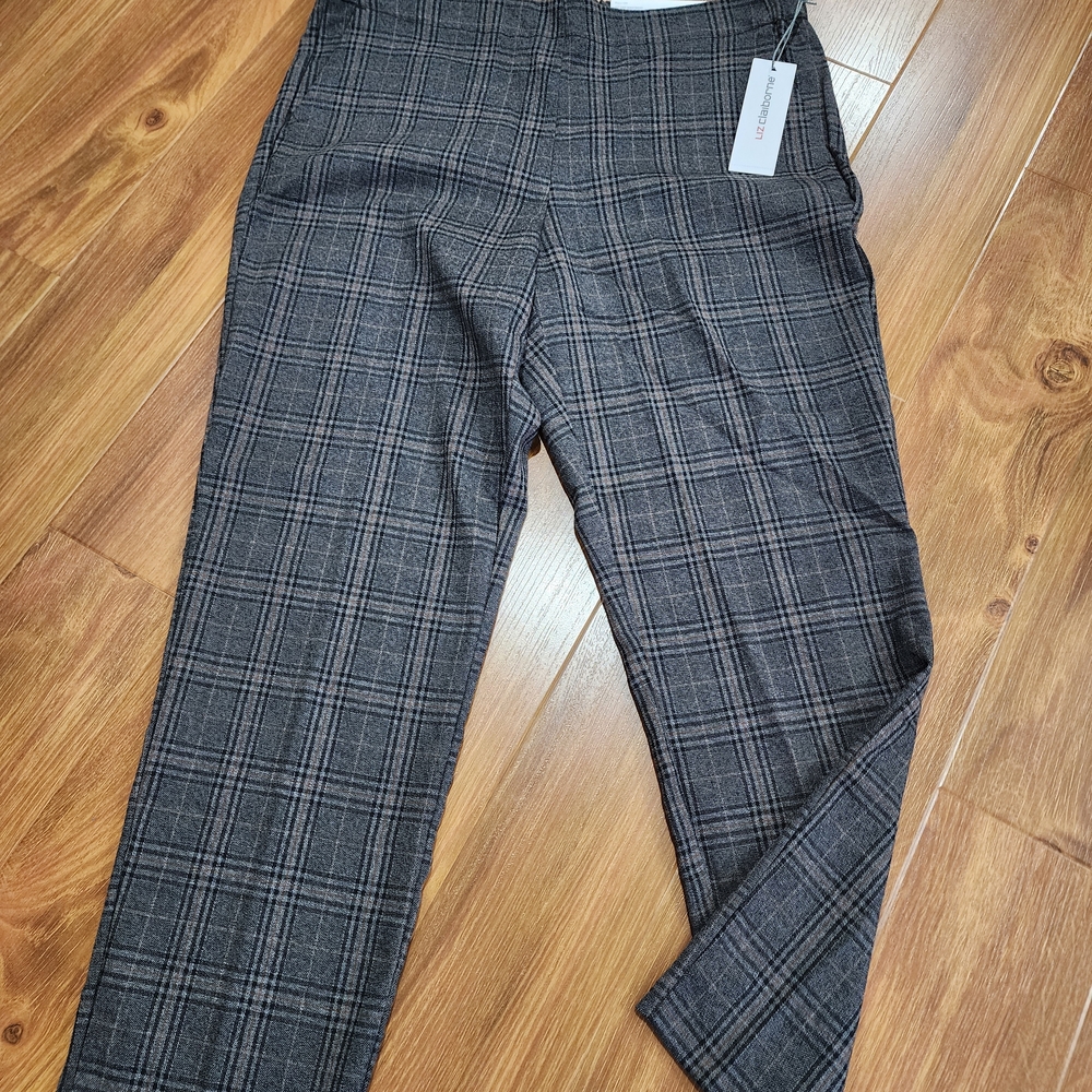 Liz Claiborne Women's Black Plaid Cropped Pants